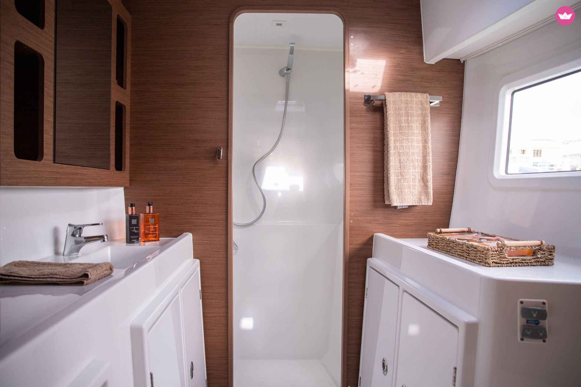 Rental Lagoon Lagoon 42