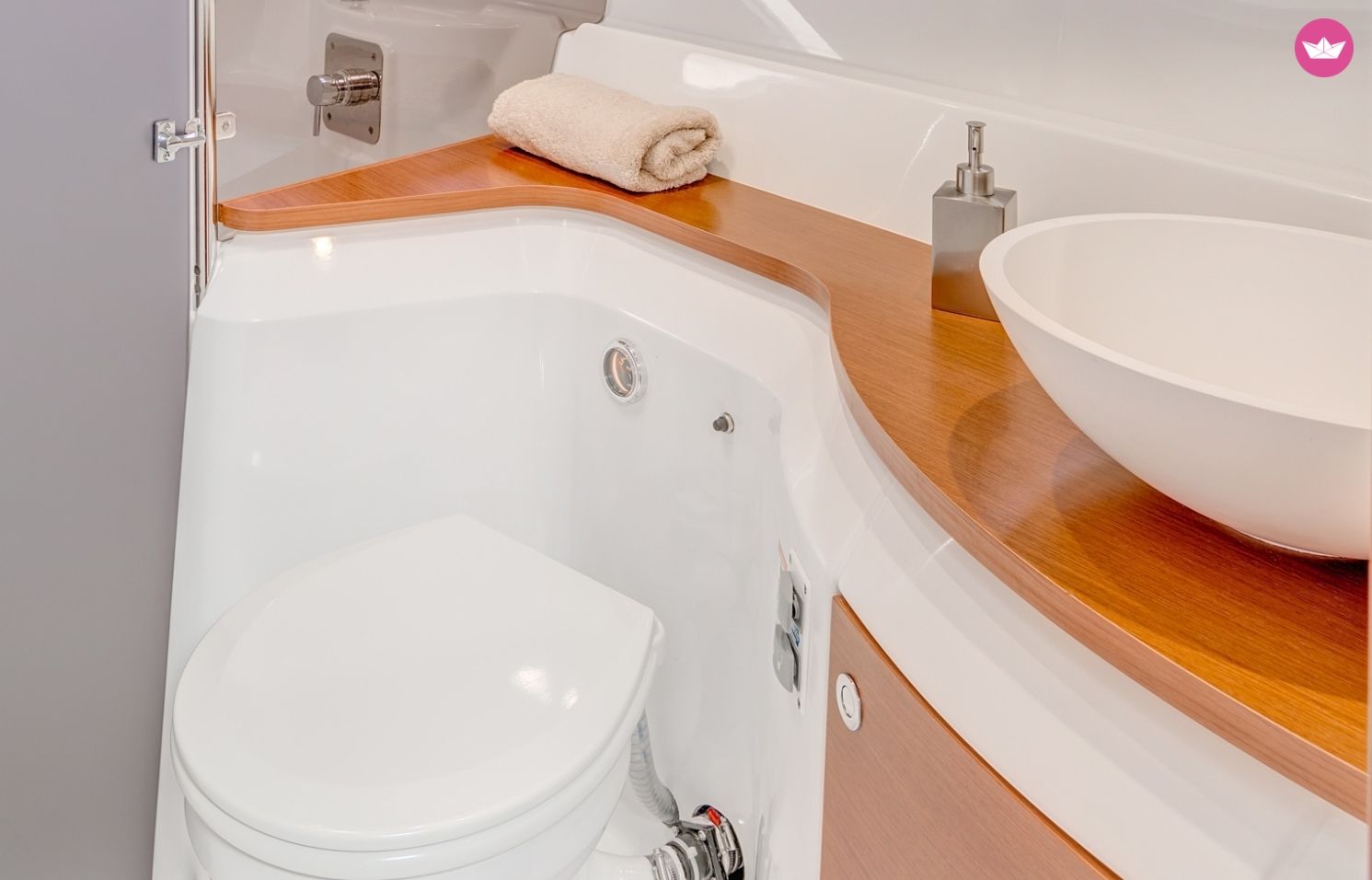 Bateau à moteur Beneteau Antares 42 8