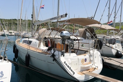 Rental Sailboat JEANNEAU SUN ODYSSEY 33i Trogir