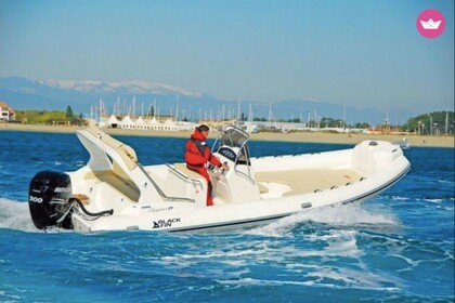 Hire Motorboat NUOVA JOLLY Black find 25 elegance Saint-Cyprien