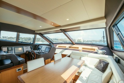 TO ESCAPE  Ferretti Altura 690