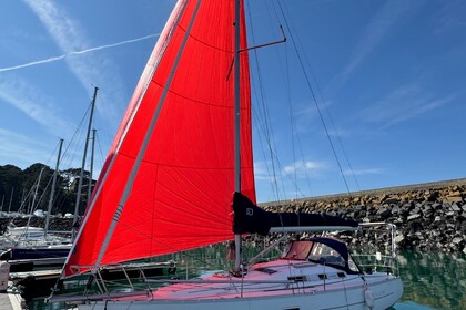 Rental Sailboat Beneteau Oceanis Clipper 323 Saint-Cast-le-Guildo