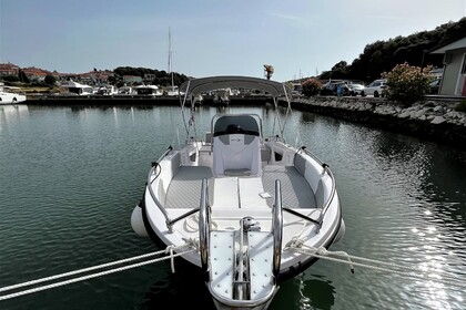 Hire Motorboat ORIZZONTI NAUTILUS 670 Pula
