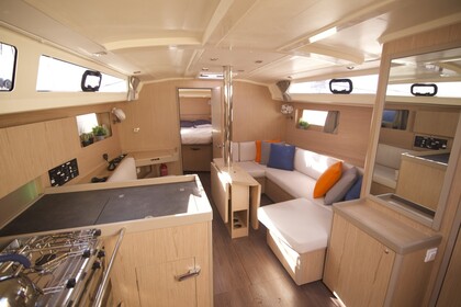Beneteau Oceanis 38.1