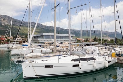 Verhuur Zeilboot Bénéteau Oceanis 41.1 Marina Frapa