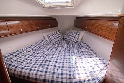 Sailboat Bavaria 32 Ideal for Families and Friends