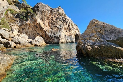 Boat Rental in Beautiful Lesvos - Fost Legend 550 (2010)