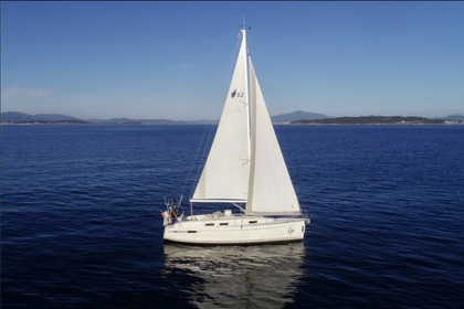 Alquiler Velero Bavaria Bavaria 32 Cruiser El Grove