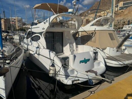 Fuengirola Motorboat 650€, half-day/ 1300€ Full-day, 10 person max alt tag text