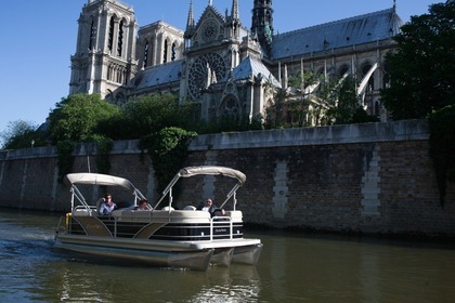 Charter Motorboat PREMIER 760 Paris