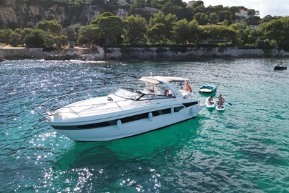 Charter Motor yacht Bavaria Bavaria S40 Beaulieu-sur-Mer