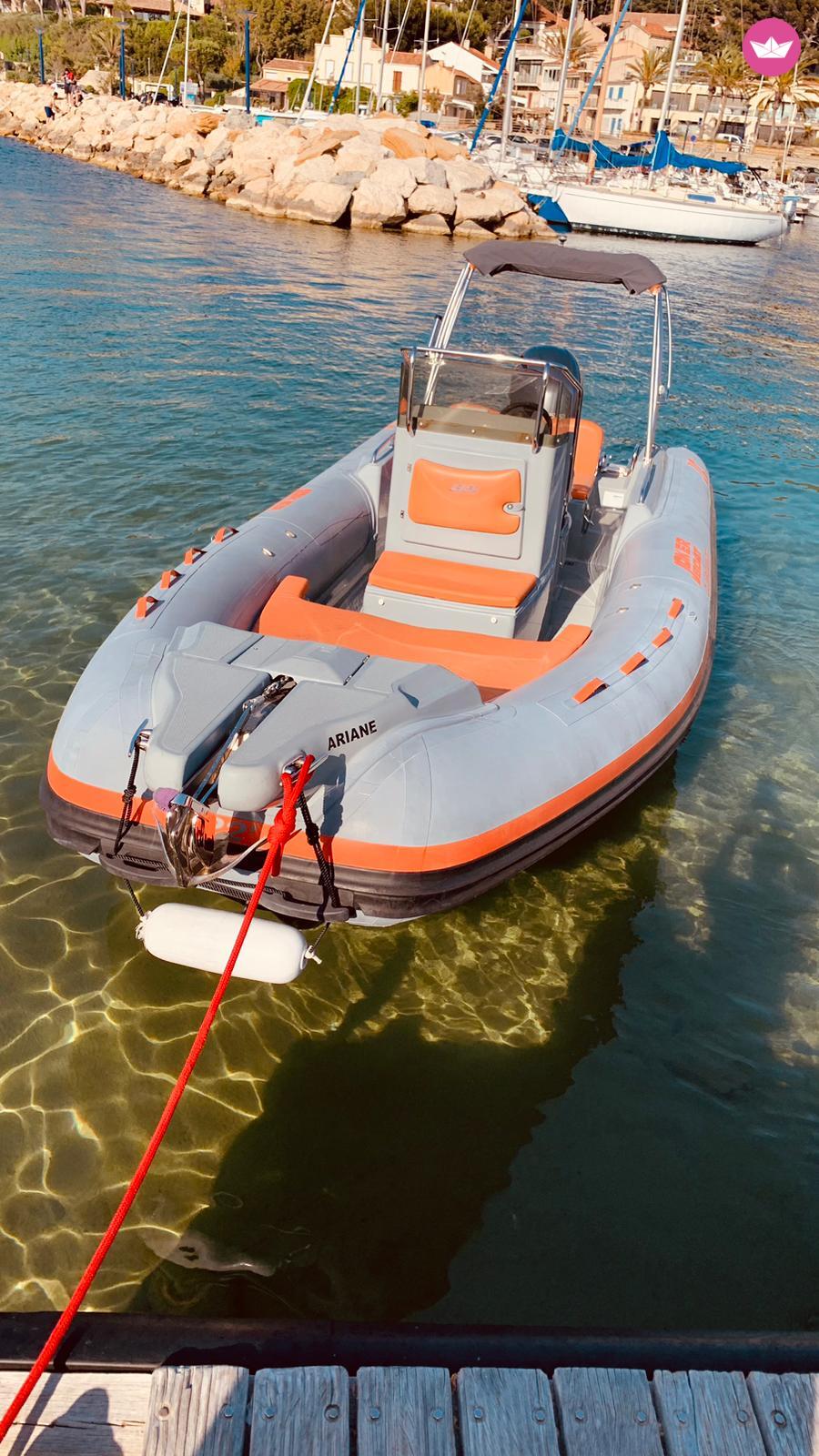 Semi-rigide Joker Boat Club man 22 150cv 5