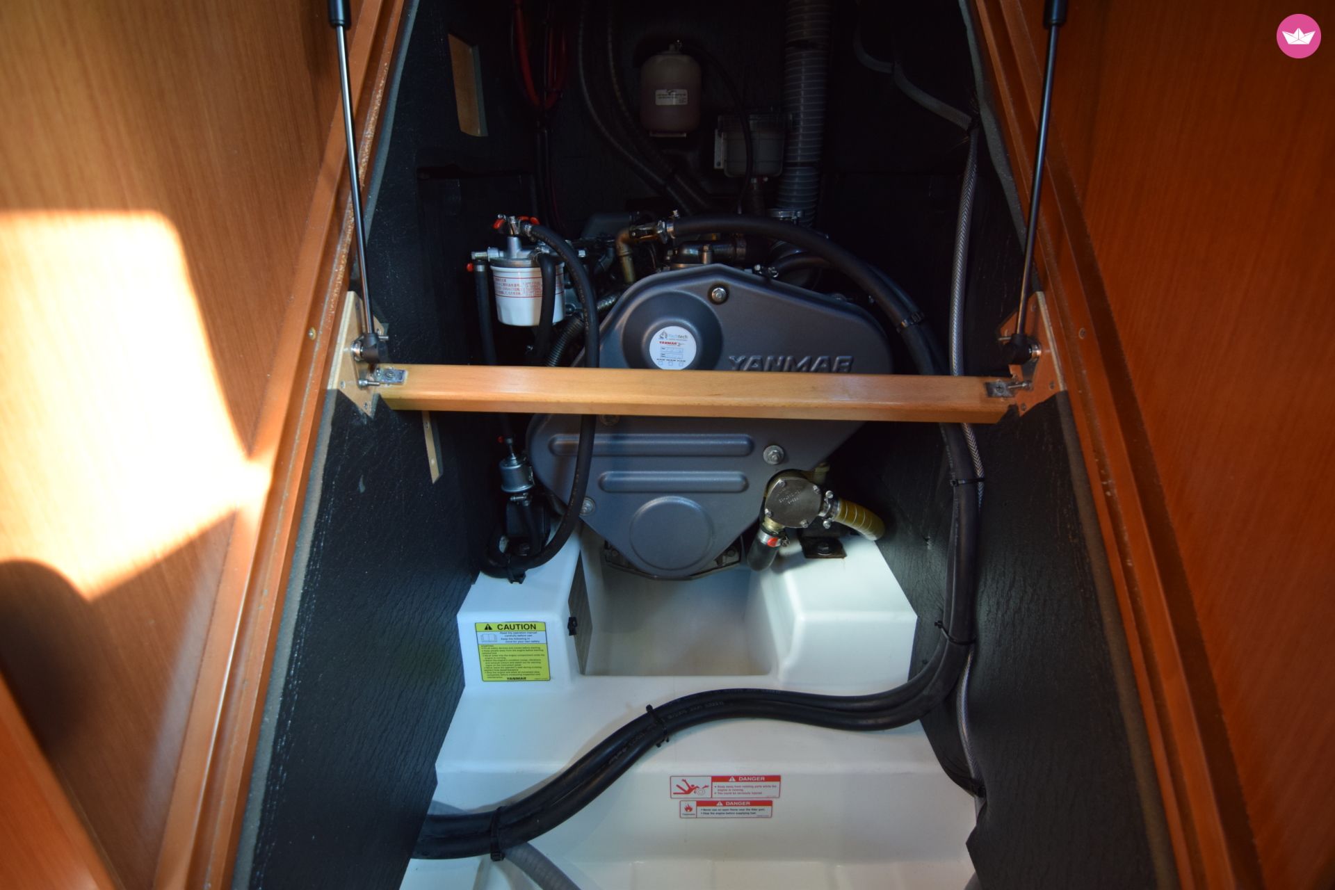 Charter Sailboat Beneteau Oceanis 45 Athens