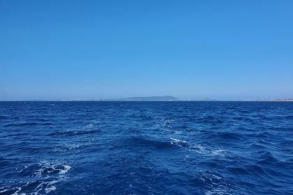 Beneteau First 42s7 - Traditionell sardisk mat ombord