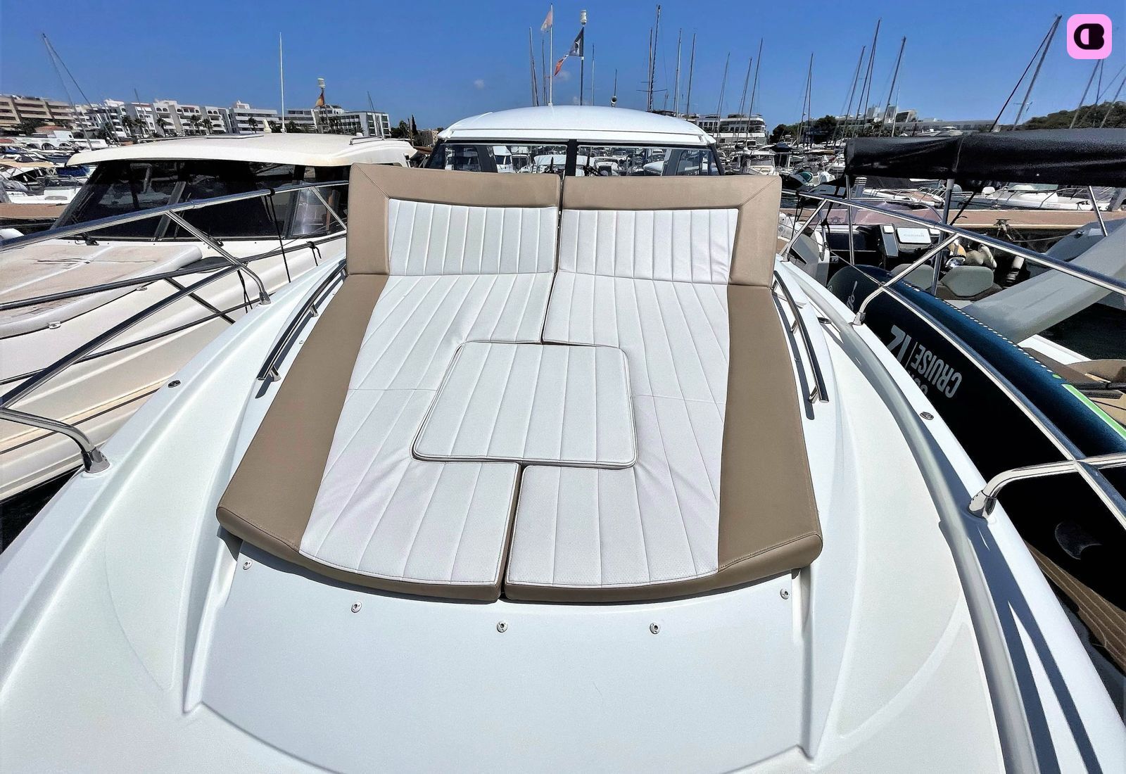Bateau à moteur Jeanneau Leader 40 600cv 6