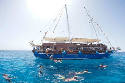 **Pirates Luxury Cruise – Ras Mohammed & White Island** €110/person
