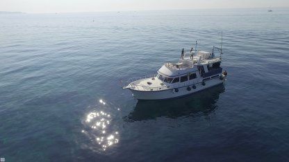 Miete Motorboot King Yacht Trawler Cavalaire-sur-Mer