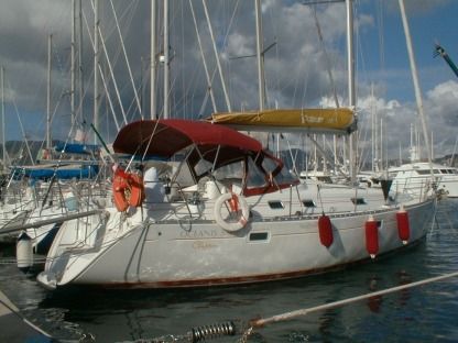 Charter Sailboat Beneteau Oceanis 38 Fezzano