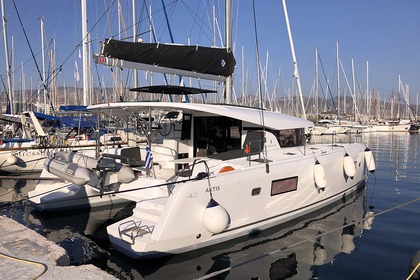 Charter Catamaran Lagoon Lagoon 42 Alimos