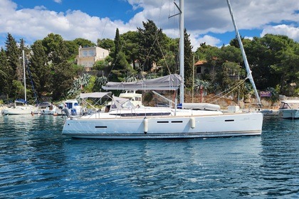 Hire Sailboat Jenneau Sun Odyssey Split