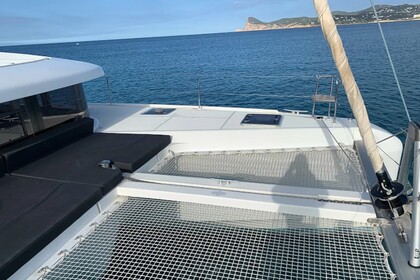 PASCAL - A/C, DESALINIZADORA, GENERADOR, AMARRE INCLUIDO TODA LA SEMANA