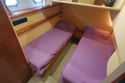 Ferretti 53 flybridge