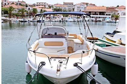 Rental Motorboat SAVER 650 OPEN Split