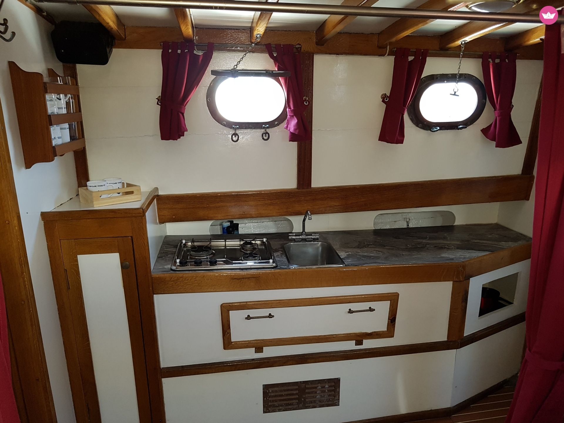 Charter motorboat in Split  