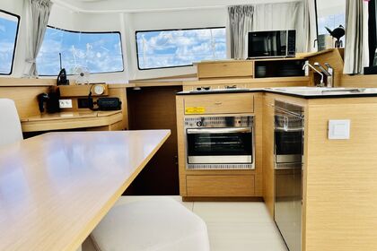 ONE IBIZA CREWED CATAMARÁN EXCESS 11