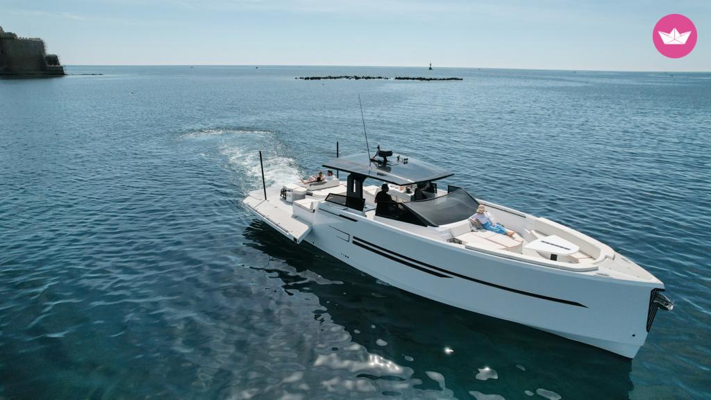 Bateau à moteur okean 55 1250cv
