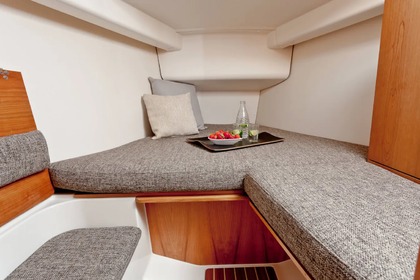 Passe férias inesquecíveis com este veleiro 315