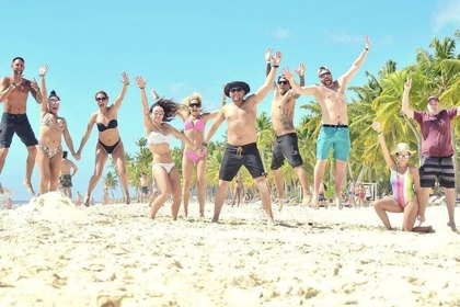 PRIVATE BOAT TO VISIT Exciting-PrIvate Island Hopper: Affordable Charter with Crew