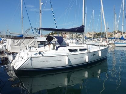 Charter Sailboat Jeanneau Sun Odyssey 32I Bandol