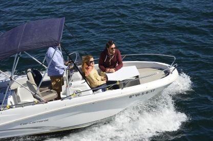 Аренда Моторное судно Jeanneau Cap Camarat 4.7 Cc Виго