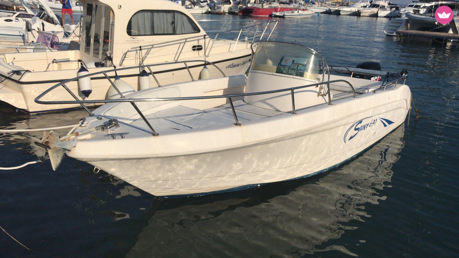 Bateau à moteur Saver 690