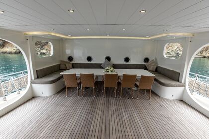 Luxury Gulet Charter in Fethiye – 20-Person Capacity