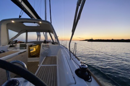 Miete Segelboot Beneteau OCEANIS 38.1  GTE Saint-Gilles-Croix-de-Vie