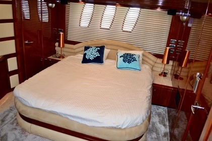 Marquis 69 luxurious Yacht