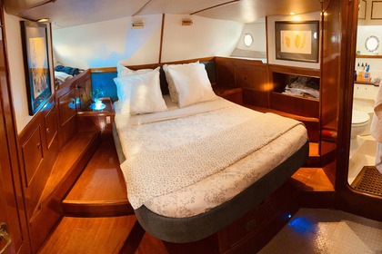 Location Voilier Trident marine Voyager45 Vieux-Port de Marseille