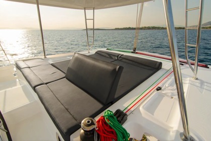 Hire Catamaran Lagoon-Bénéteau Lagoon 46 - 4 + 2 cab. Alimos
