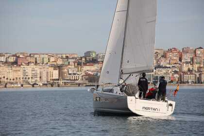 Disfruta alquilando este fantástico Beneteau Oceanis 30.1 Nuevo a Estrenar!