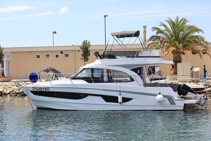 Hire Motorboat Beneteau Antares 11 Fly OB Biograd na Moru