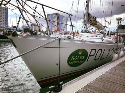 Charter Sailboat Sigma 38 Ood Cowes