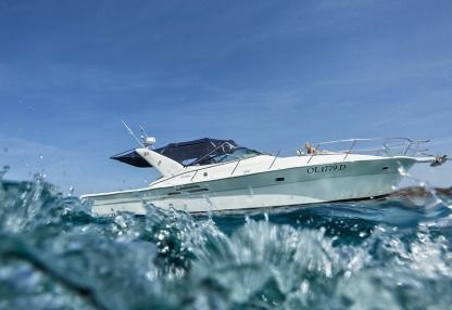 Charter Motorboat Riviera 4000 Off-Shore Palau
