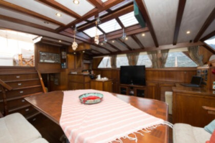 Elegant Wooden Guler for 8 Guests in Gocek
