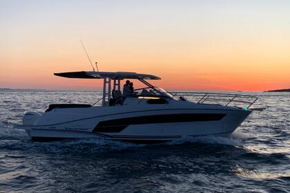 Location Bateau à moteur Jeanneau Cap Camarat 10.5 Wa La Trinité-sur-Mer