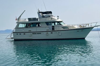 Charter Motorboat Hatteras 65 Çeşme