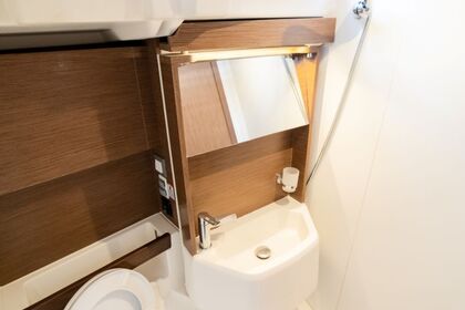 Oceanis 51.1 with A/C