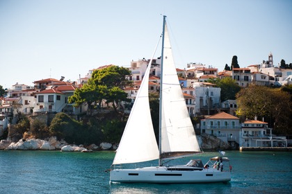 Charter Sailboat Jeanneau Sun Odyssey 490 Skopelos