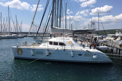 Location Catamaran Lagoon-Bénéteau Lagoon 380 - 4 + 2 cab. Punat